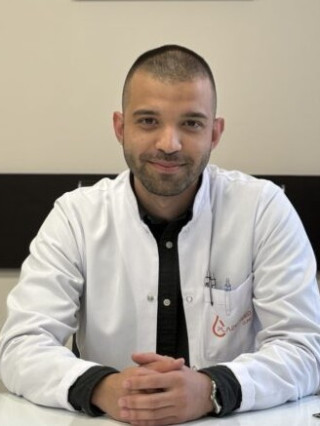 Д-р Денис Мохаремов