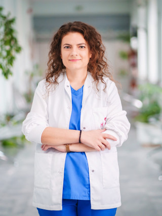 Д-р Искра Байрактарова